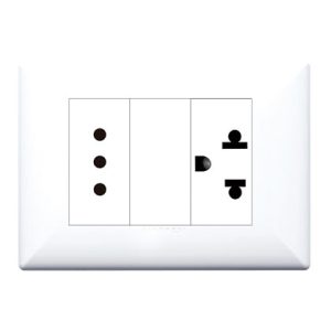 TOMACORRIENTE DOBLE ( 01 DE 3 EN LINEA + 01 UNIVERSAL CON TIERRA) S22 PLACA BLANCA Y DADOS BLANCOS SINTHESI