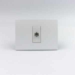 TOMA TV S33 PLACA BLANCA MATE Y DADOS S22 BLANCOS SINTHESI
